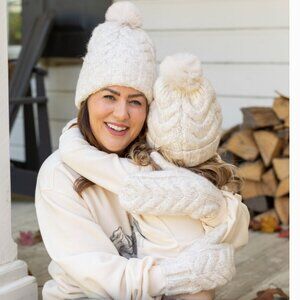 NWT Joe Fresh X Jillian Harris Hat & mitens set